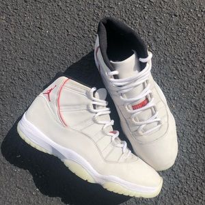 Jordan Retro 11 Platinum Tint